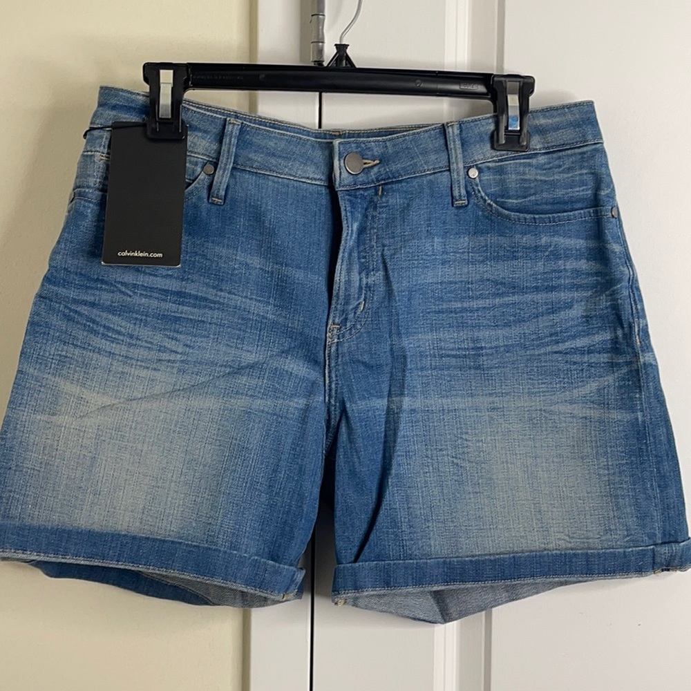 NWT Calvin Klein shorts size 6
